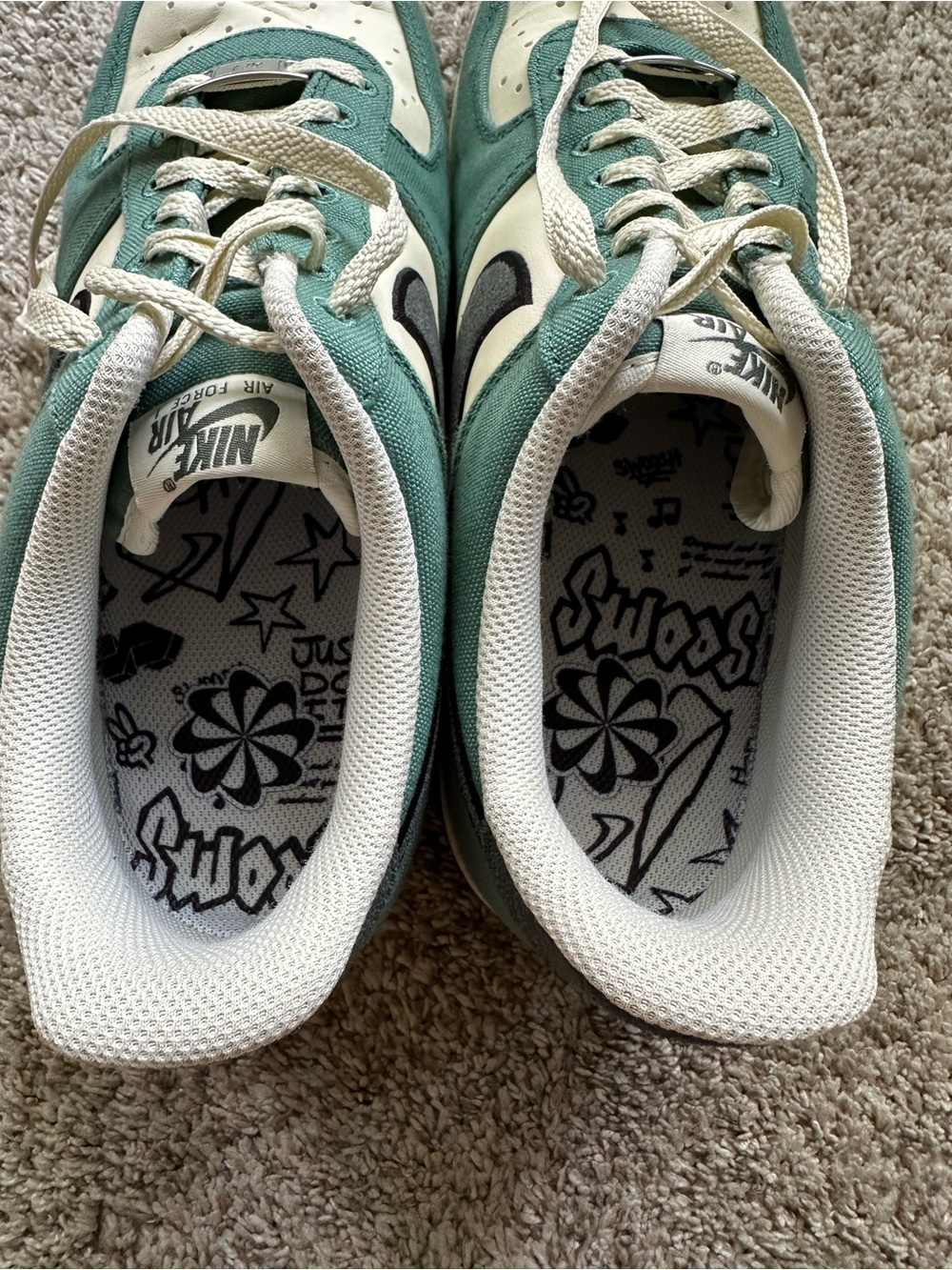 Nike Air Force 1 Size 11 Green and Cream - Picture 4 of 5